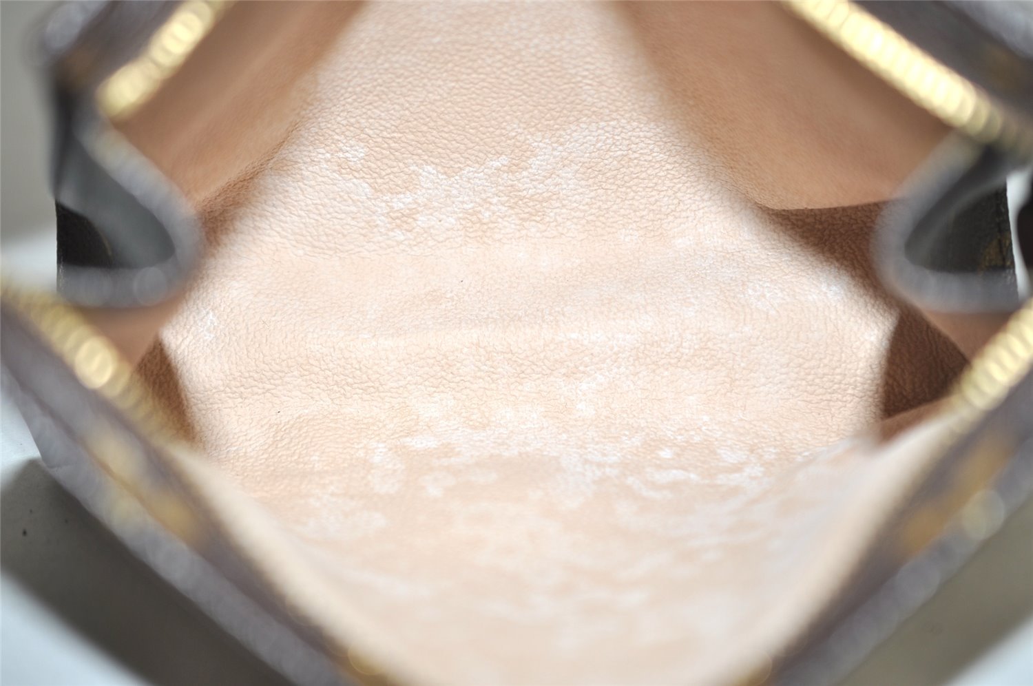 Authentic Louis Vuitton Monogram Poche Toilette 19 M47544 Cosmetics Pouch 0947J