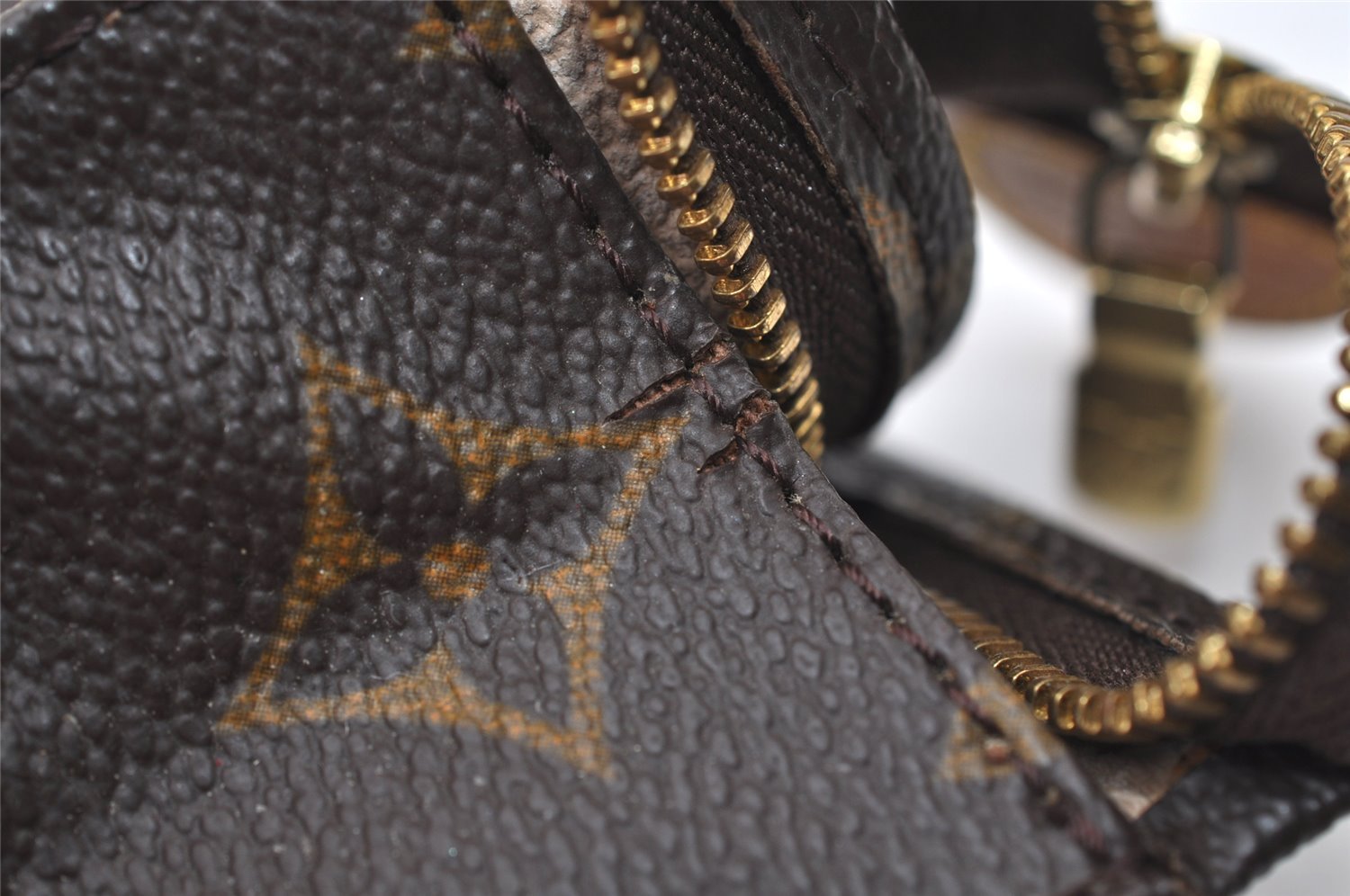 Authentic Louis Vuitton Monogram Poche Toilette 19 M47544 Cosmetics Pouch 0947J