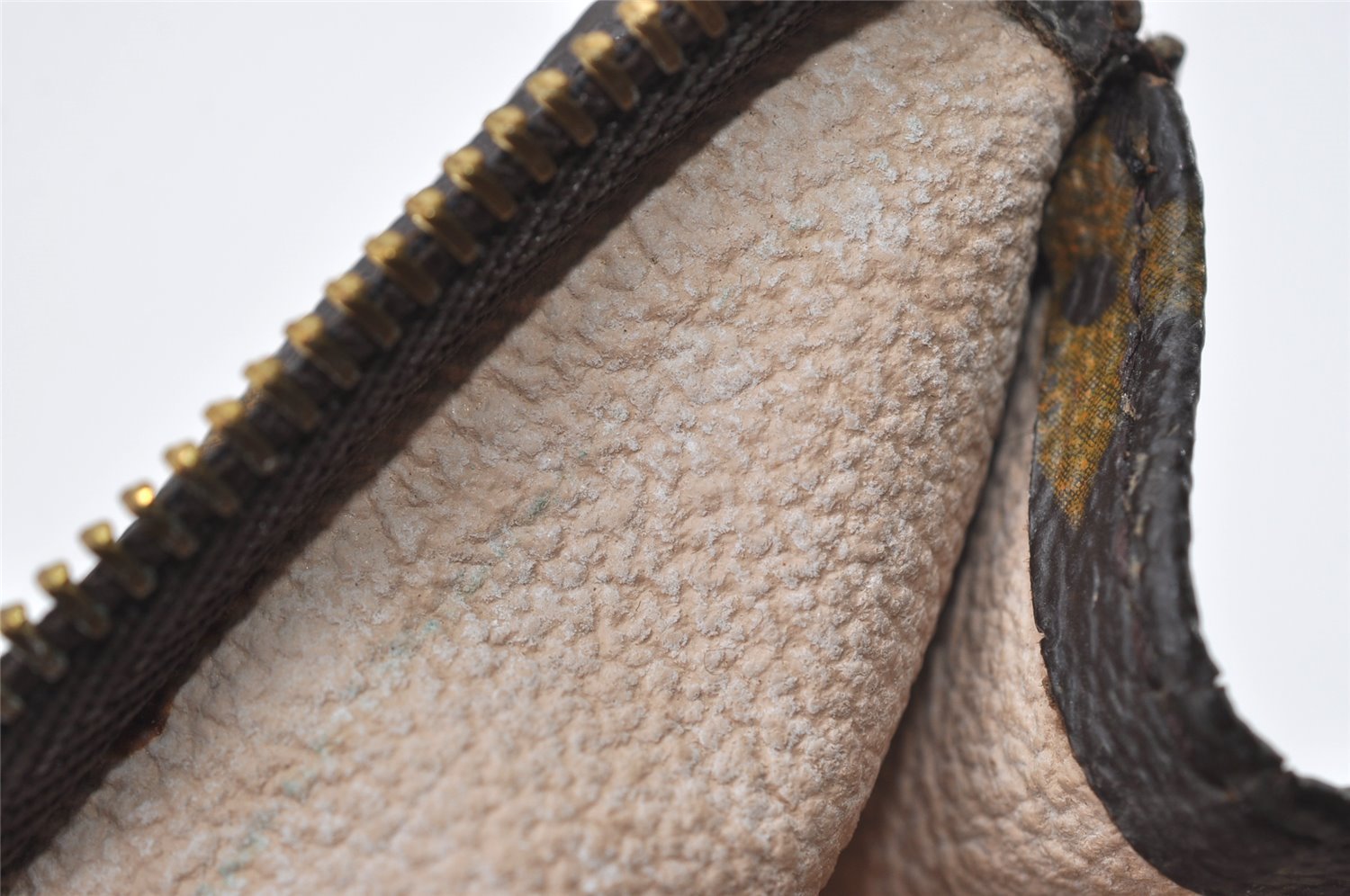 Authentic Louis Vuitton Monogram Poche Toilette 19 M47544 Cosmetics Pouch 0947J