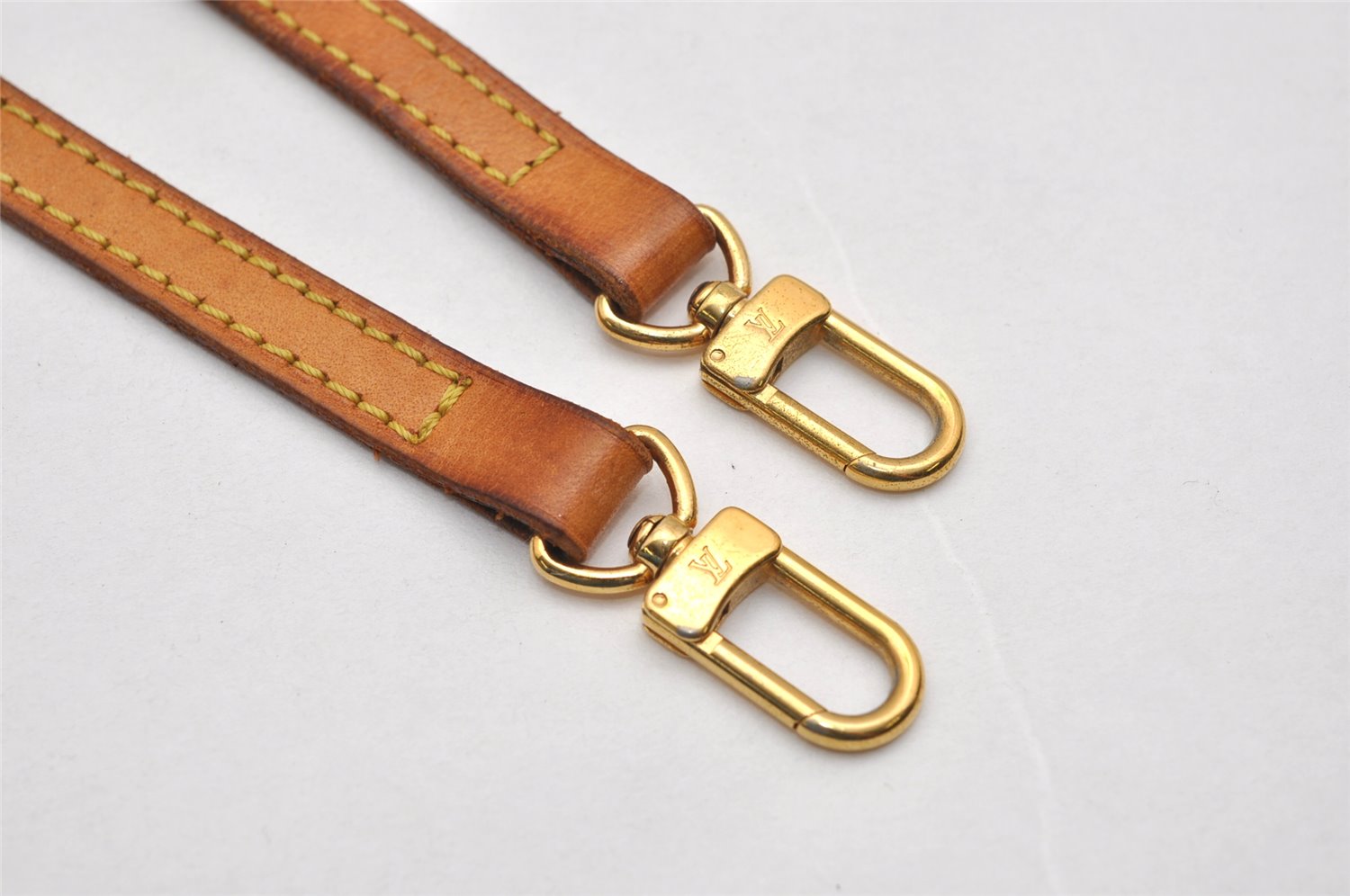 Authentic Louis Vuitton Leather Shoulder Strap Beige 46.5