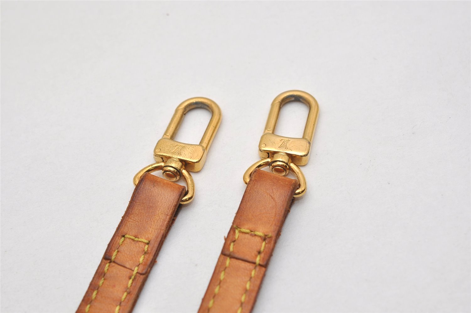 Authentic Louis Vuitton Leather Shoulder Strap Beige 46.5