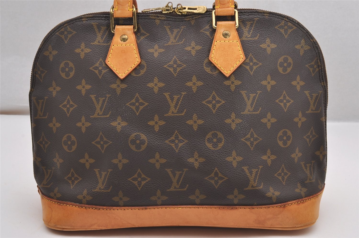 Authentic Louis Vuitton Monogram Alma Hand Bag Purse M51130 LV 0951J