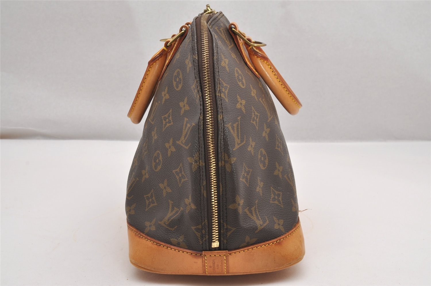 Authentic Louis Vuitton Monogram Alma Hand Bag Purse M51130 LV 0951J