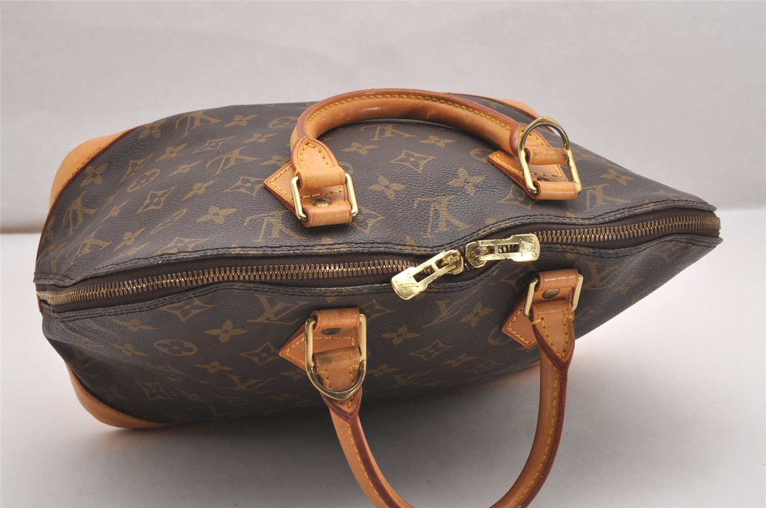 Authentic Louis Vuitton Monogram Alma Hand Bag Purse M51130 LV 0951J