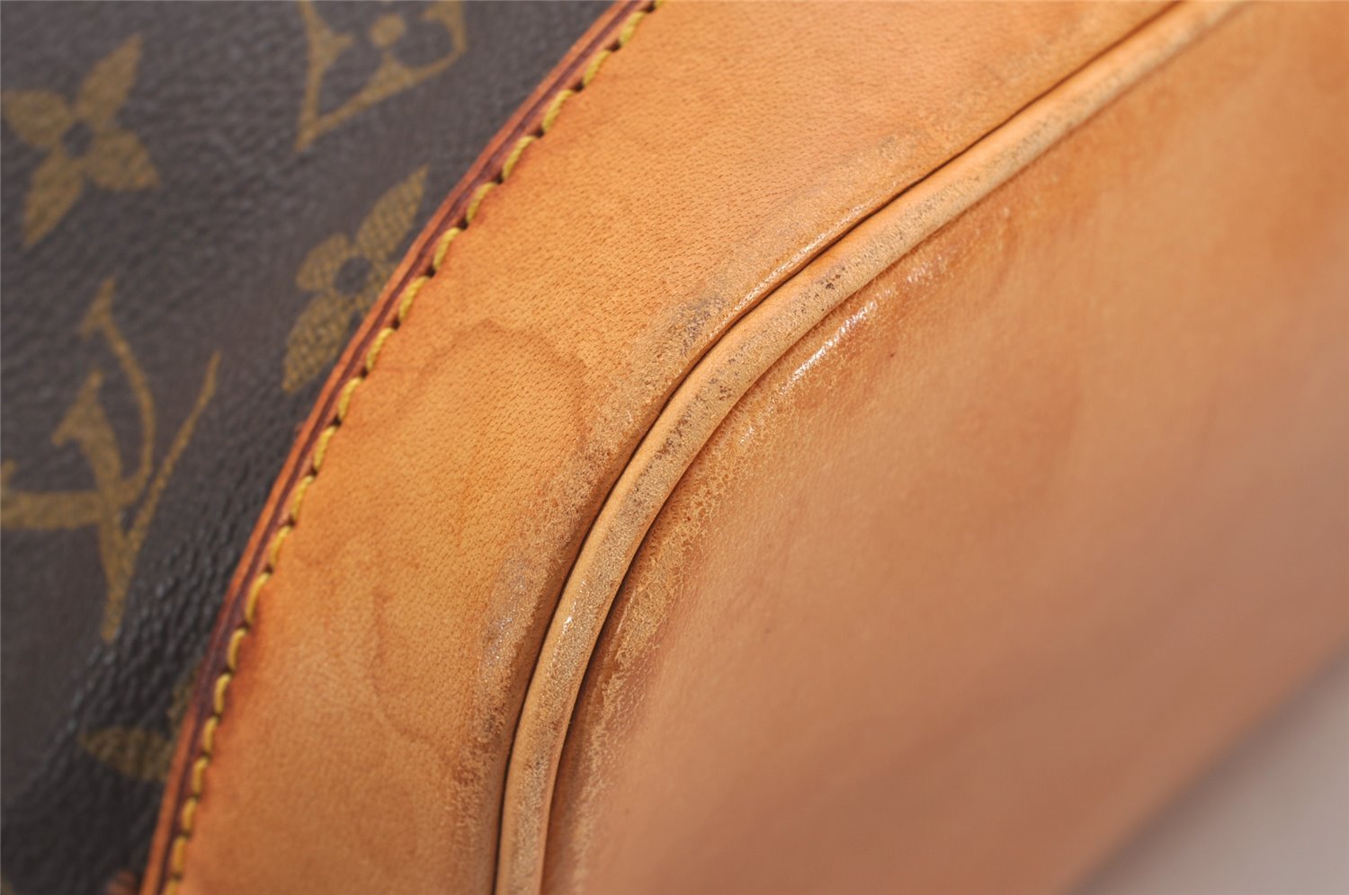 Authentic Louis Vuitton Monogram Alma Hand Bag Purse M51130 LV 0951J