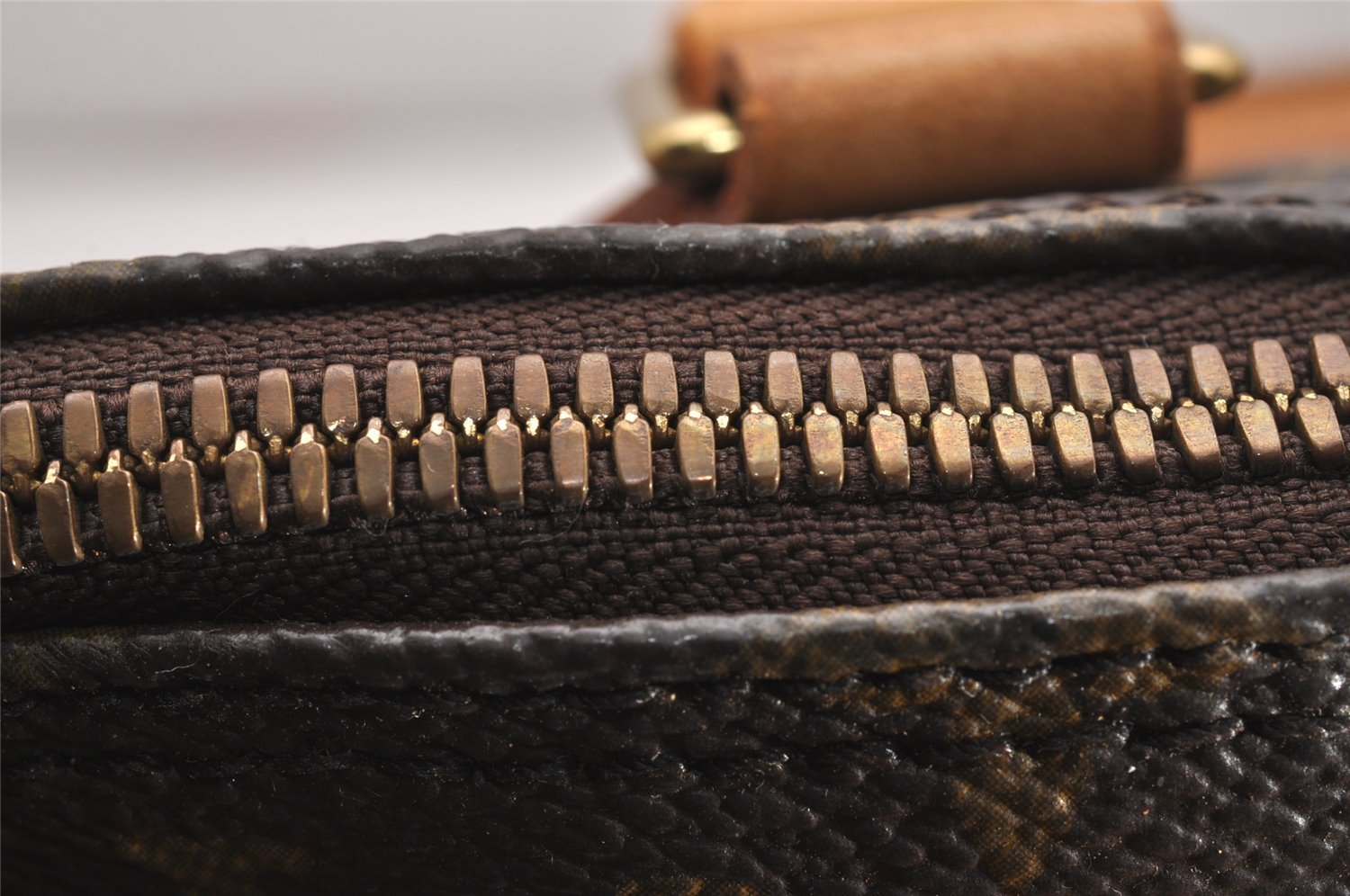 Authentic Louis Vuitton Monogram Alma Hand Bag Purse M51130 LV 0951J