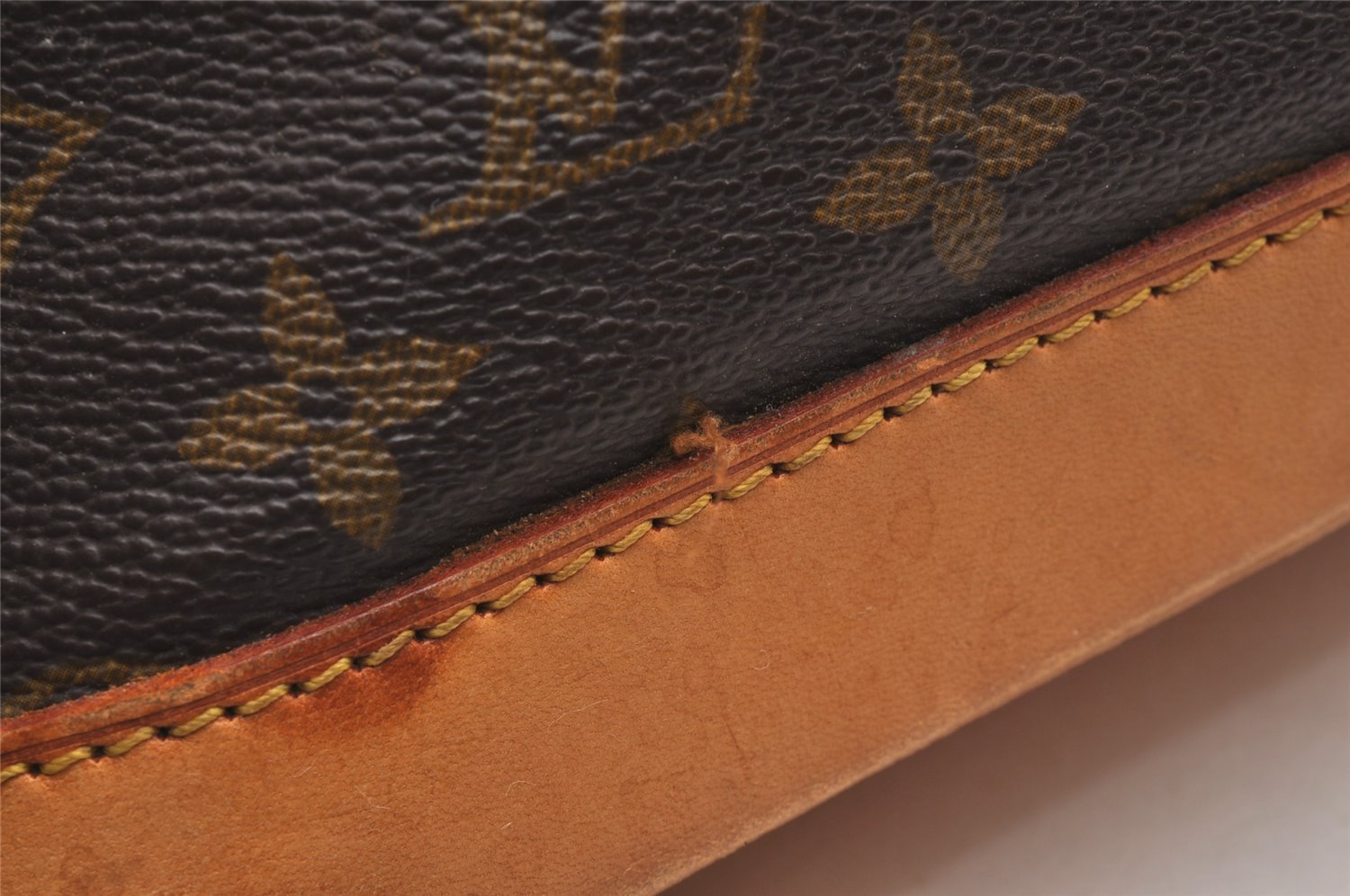 Authentic Louis Vuitton Monogram Alma Hand Bag Purse M51130 LV 0951J