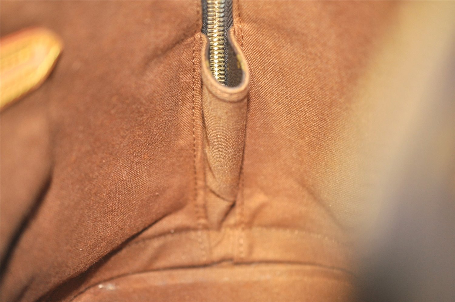 Authentic Louis Vuitton Monogram Alma Hand Bag Purse M51130 LV 0951J