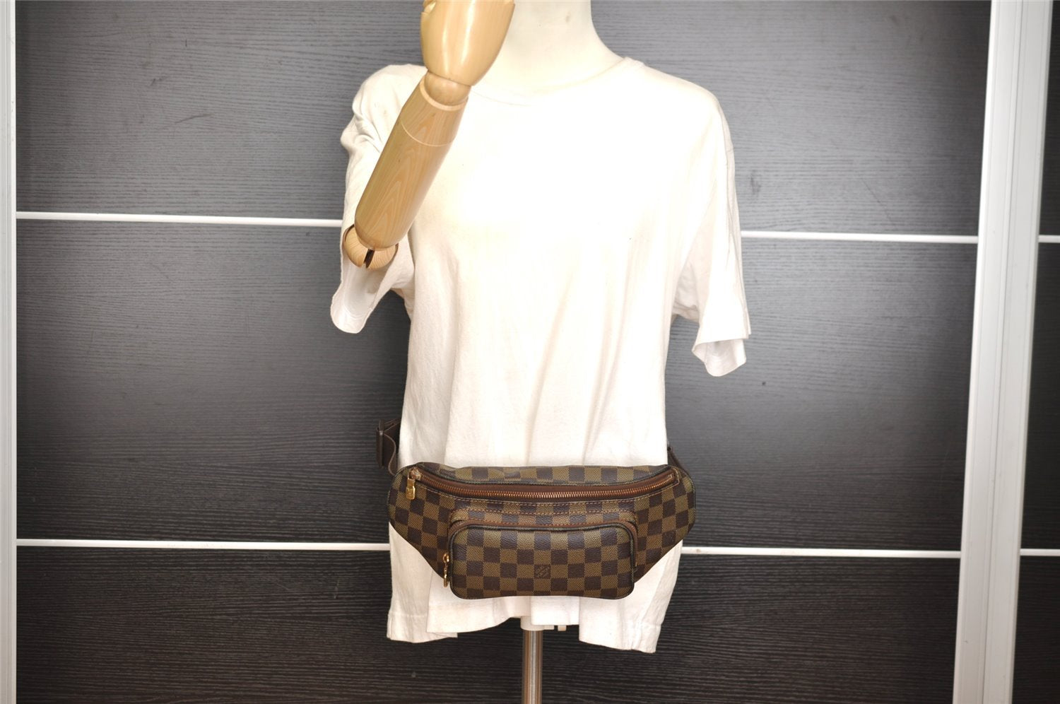 Authentic Louis Vuitton Damier Melville Waist Body Bag Purse N51172 LV 0970J