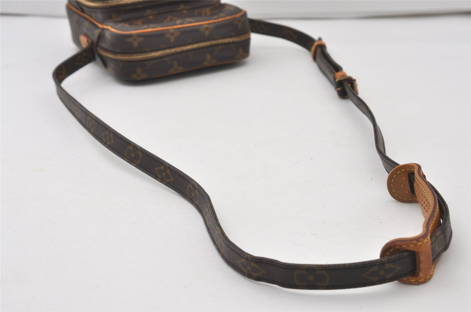 Authentic Louis Vuitton Monogram Amazone Shoulder Cross Body Bag M45236 LV 0972J