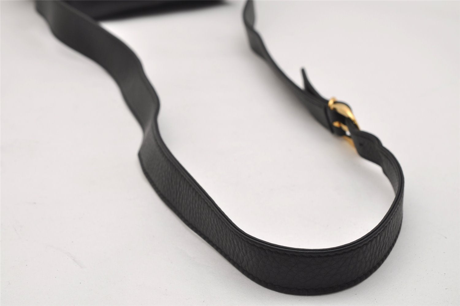 Authentic GUCCI Vintage Shoulder Cross Body Bag Purse Leather Black Junk 0973K