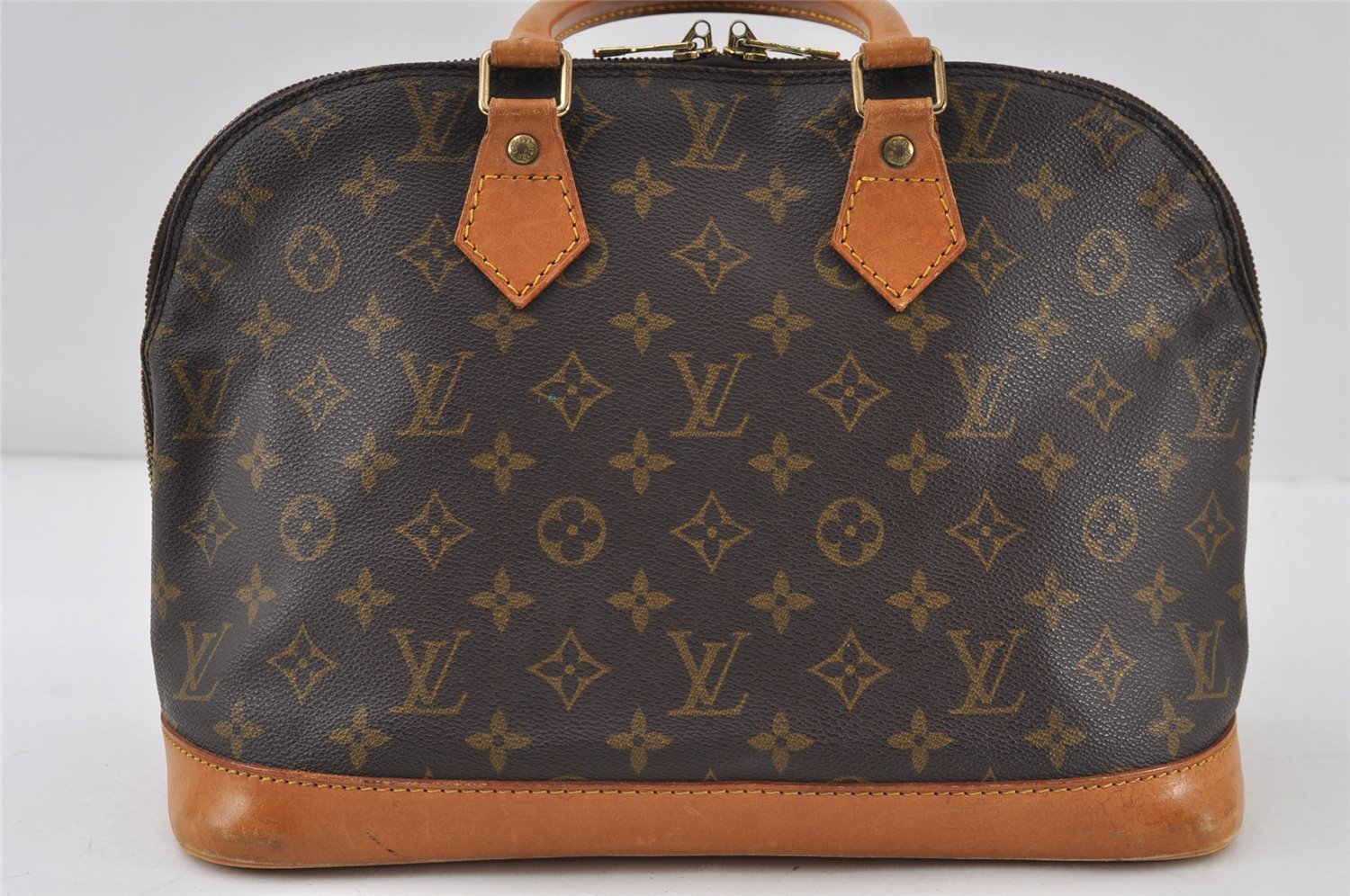 Authentic Louis Vuitton Monogram Alma Hand Bag Purse M51130 LV 0976J