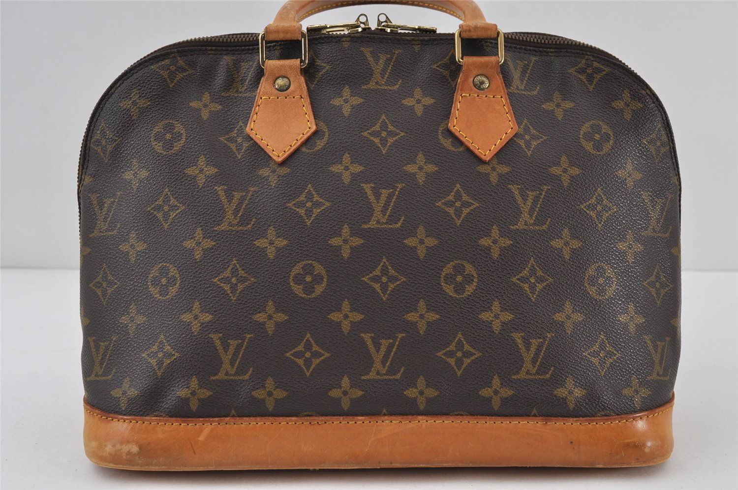 Authentic Louis Vuitton Monogram Alma Hand Bag Purse M51130 LV 0976J