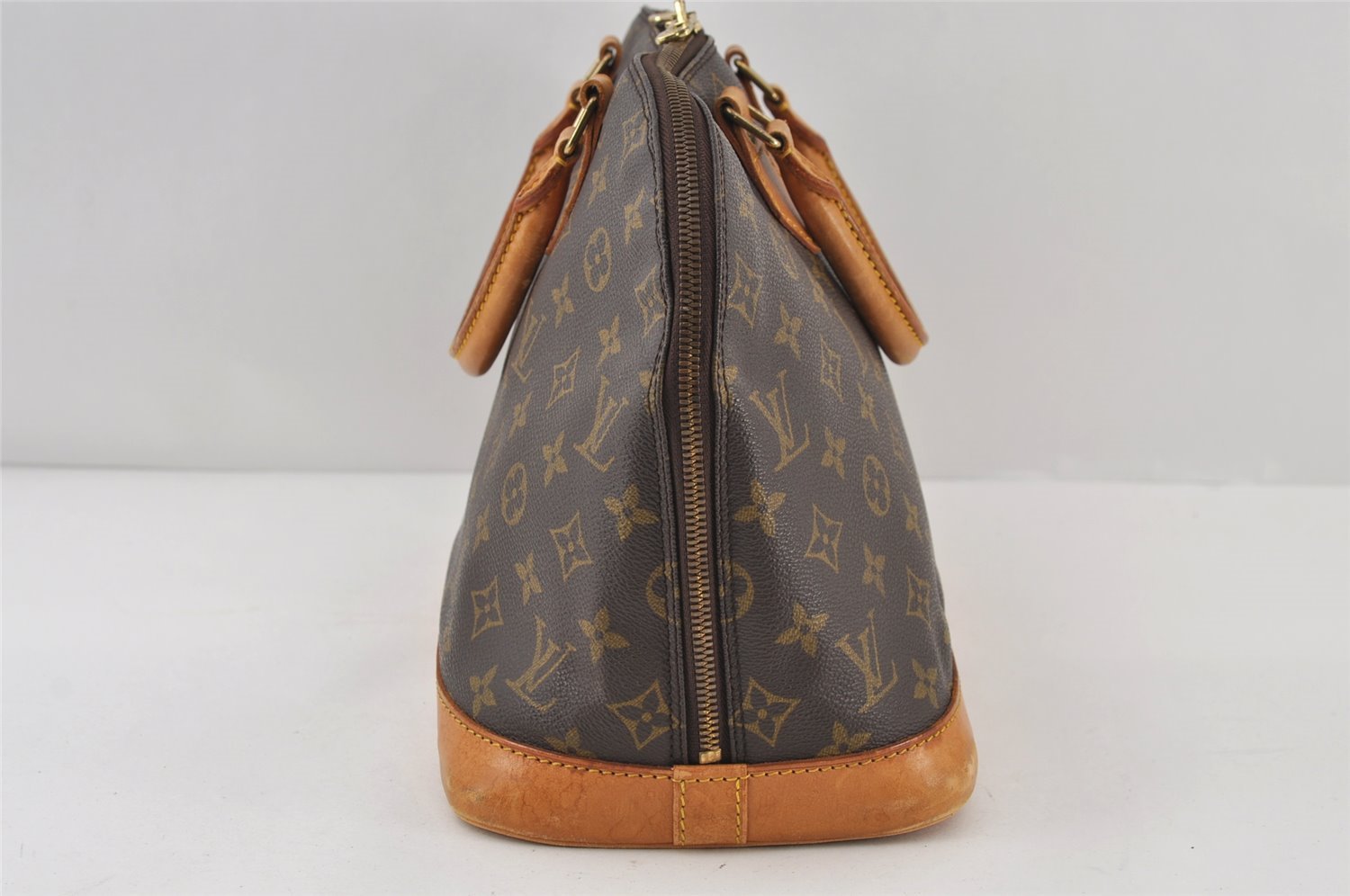 Authentic Louis Vuitton Monogram Alma Hand Bag Purse M51130 LV 0976J