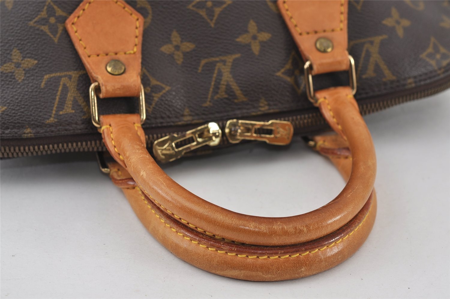 Authentic Louis Vuitton Monogram Alma Hand Bag Purse M51130 LV 0976J