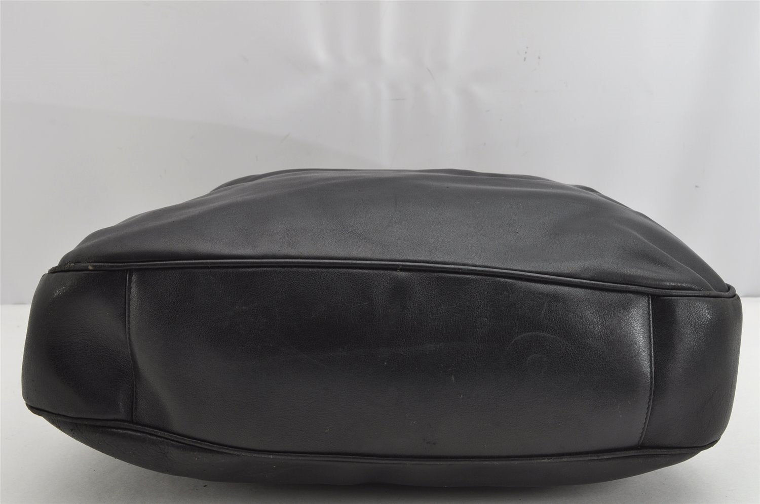 Authentic GUCCI Bamboo Vintage Shoulder Hand Bag Purse Leather Black Junk 0982K