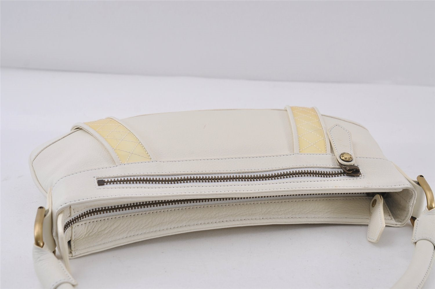 Authentic BURBERRY Vintage Leather Shoulder Hand Bag Purse White 0985J