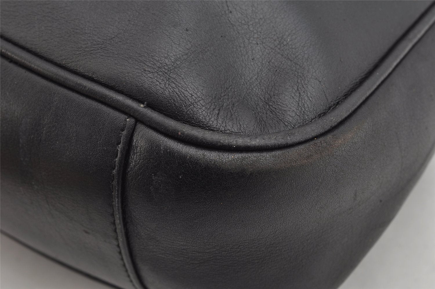 Authentic GUCCI Bamboo Vintage Shoulder Hand Bag Purse Leather Black Junk 0987K