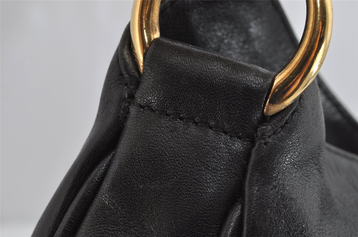 Authentic GUCCI Bamboo Vintage Shoulder Hand Bag Purse Leather Black Junk 0987K