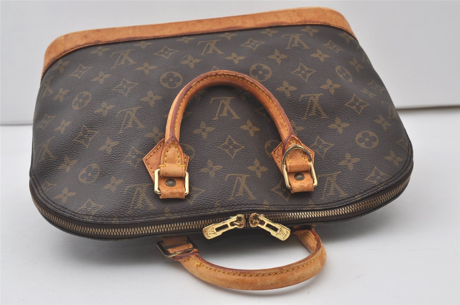 Authentic Louis Vuitton Monogram Alma Hand Bag Purse M51130 LV 0990J
