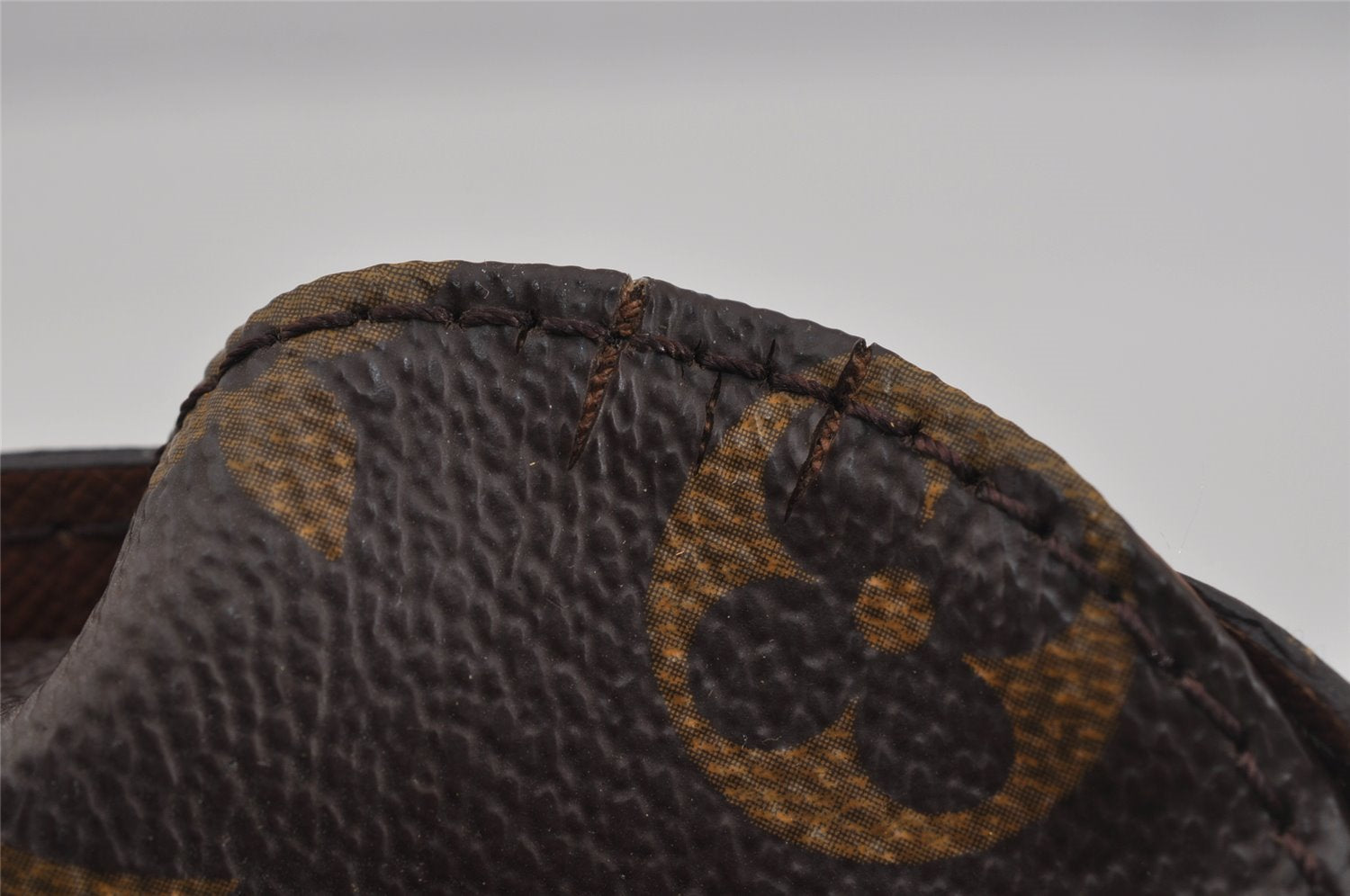 Authentic Louis Vuitton Monogram Saint Cloud MM M51243 Shoulder Cross Bag 0995J