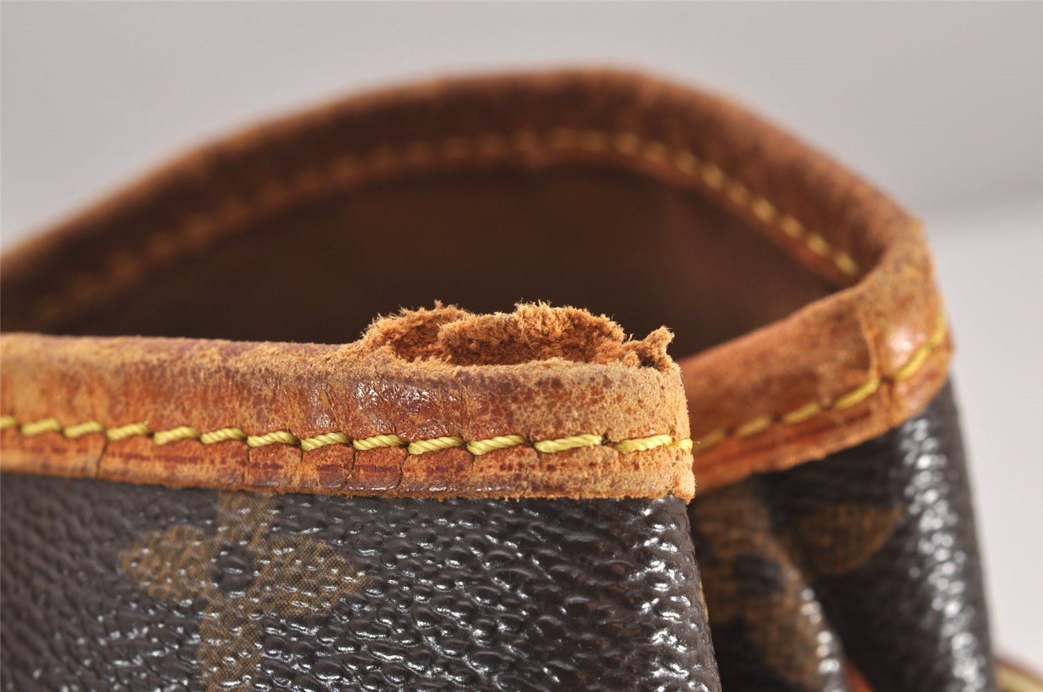 Authentic Louis Vuitton Monogram Batignolles Horizontal Tote Bag M51154 LV 0998J