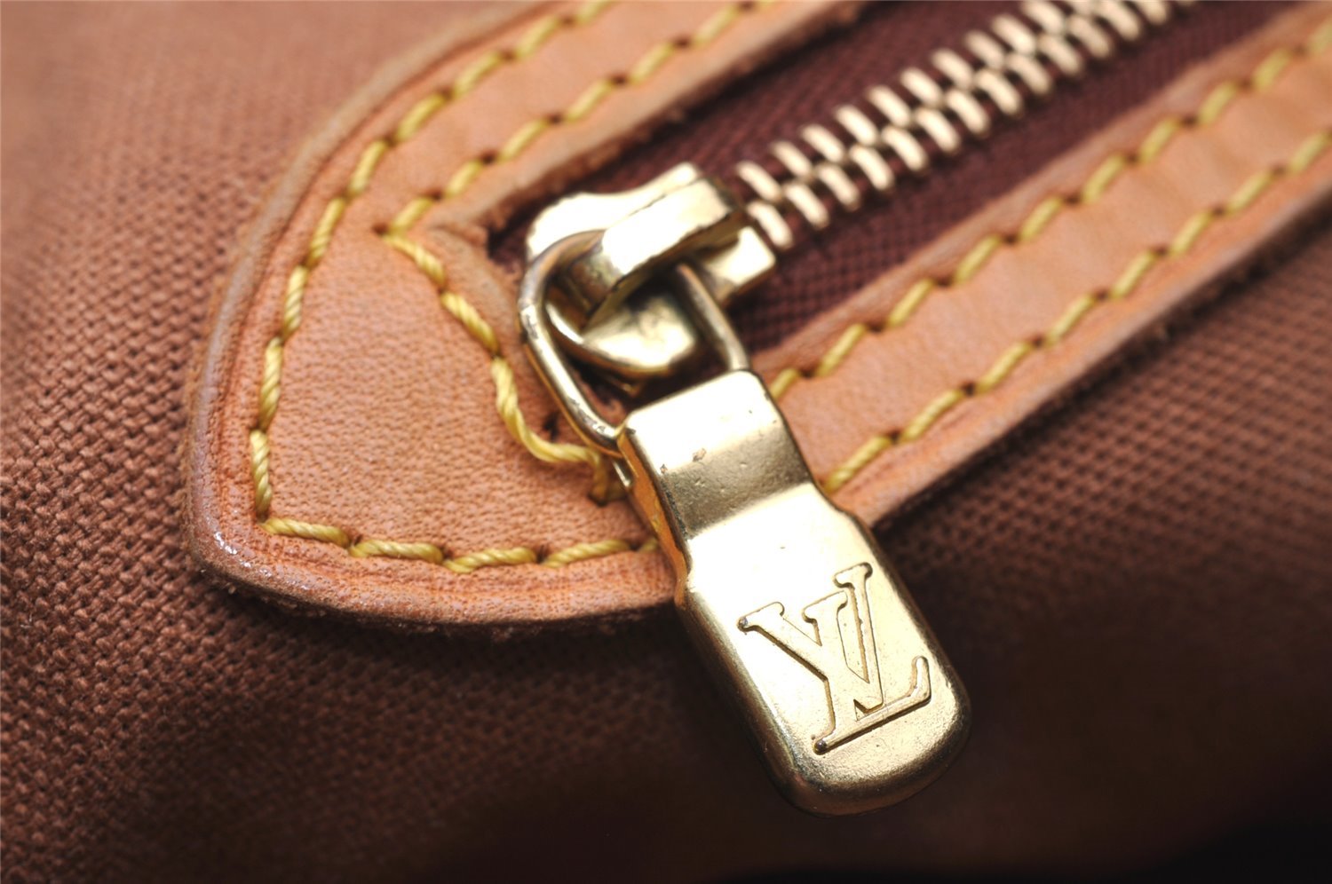 Authentic Louis Vuitton Monogram Batignolles Horizontal Tote Bag M51154 LV 0998J