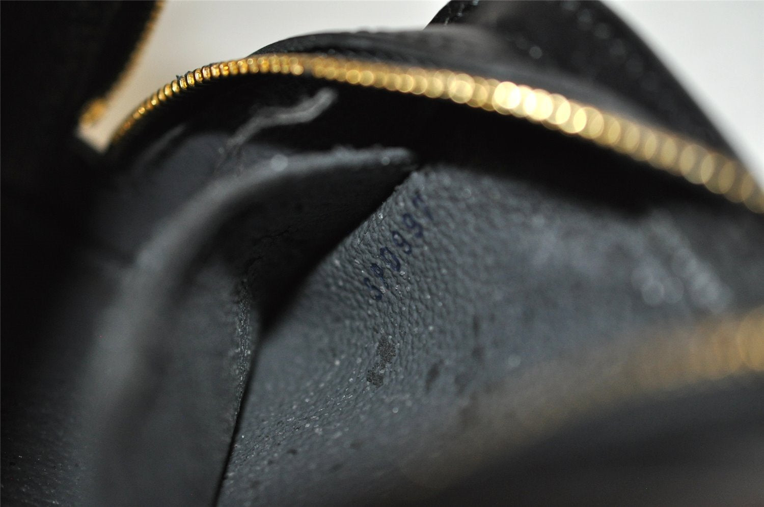 Authentic Louis Vuitton Epi Dauphine Cosmetic Pouch Black M48442 LV 0999I