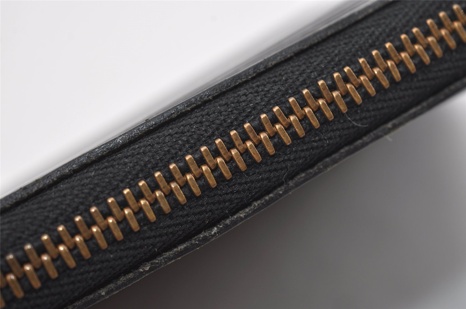 Authentic Louis Vuitton Epi Pochette Accessoires Pouch Black M52942 LV 1005I