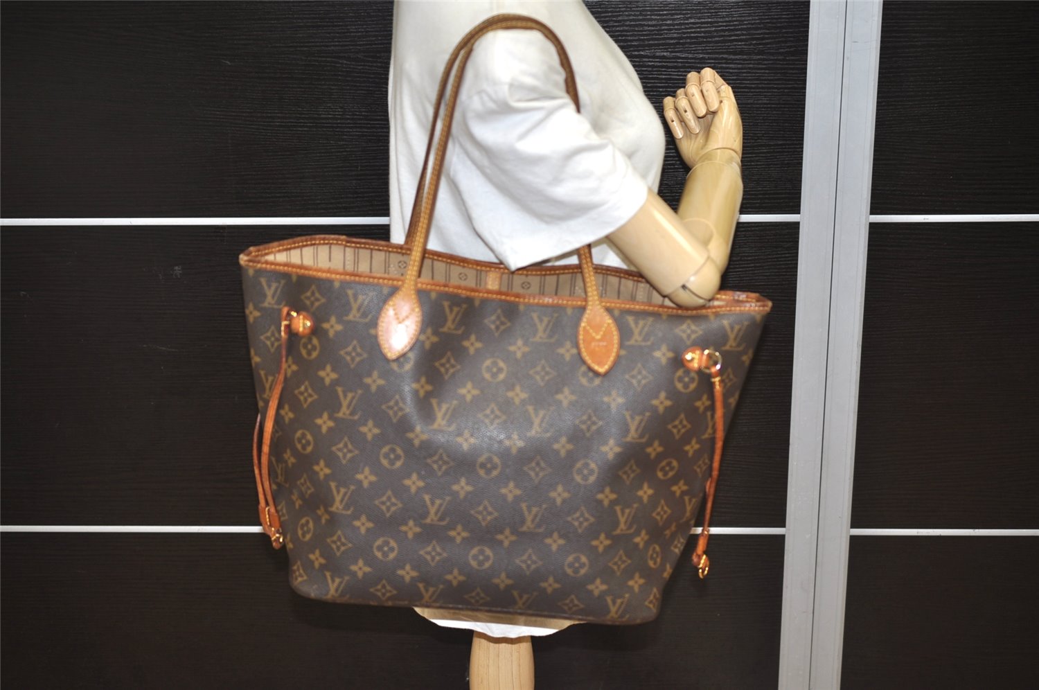 Authentic Louis Vuitton Monogram Neverfull MM Shoulder Tote Bag M40156 LV 1009K