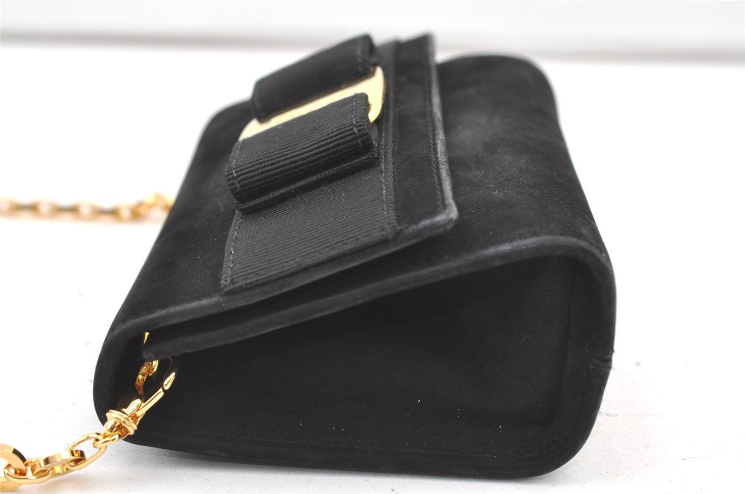 Authentic Salvatore Ferragamo Vara Ribbon Shoulder Bag Suede Leather Black 1023K