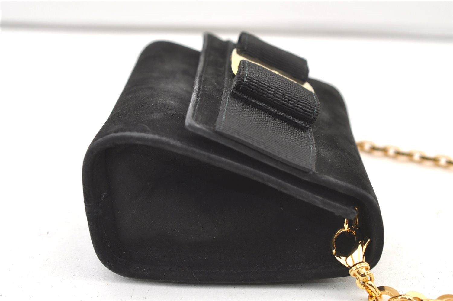 Authentic Salvatore Ferragamo Vara Ribbon Shoulder Bag Suede Leather Black 1023K