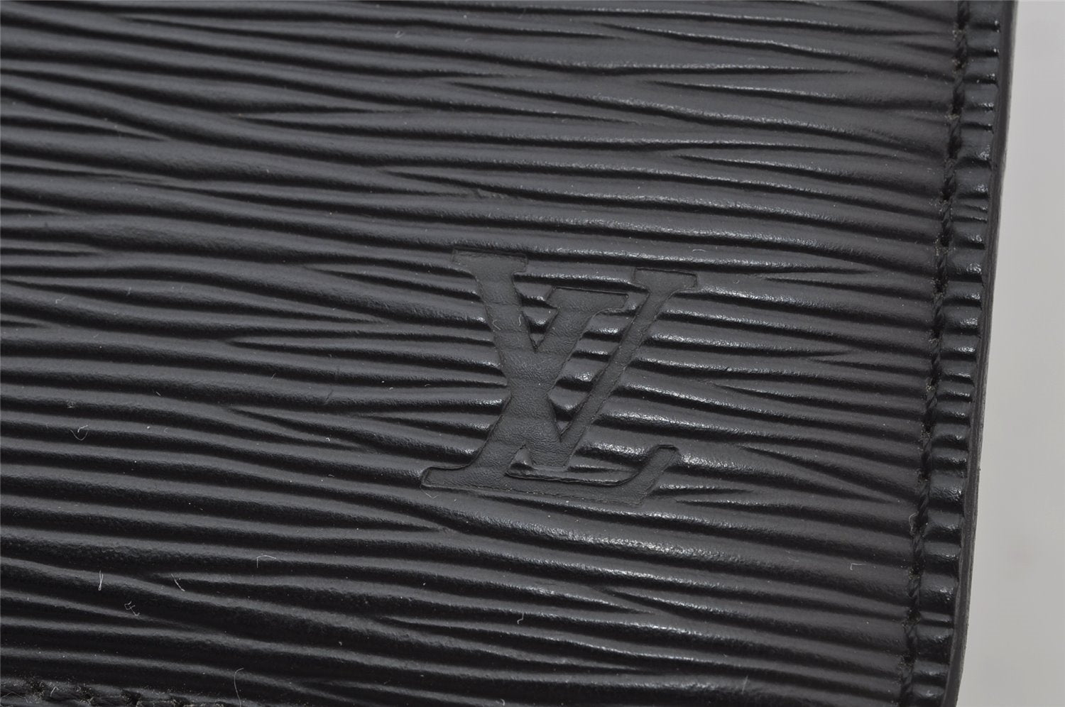 Authentic Louis Vuitton Epi Riviera Hand Bag Black M48182 LV Junk 1027J