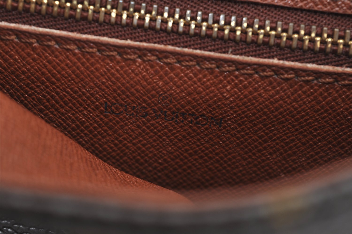 Authentic Louis Vuitton Monogram Saint Cloud MM M51243 Shoulder Bag Junk 1028J