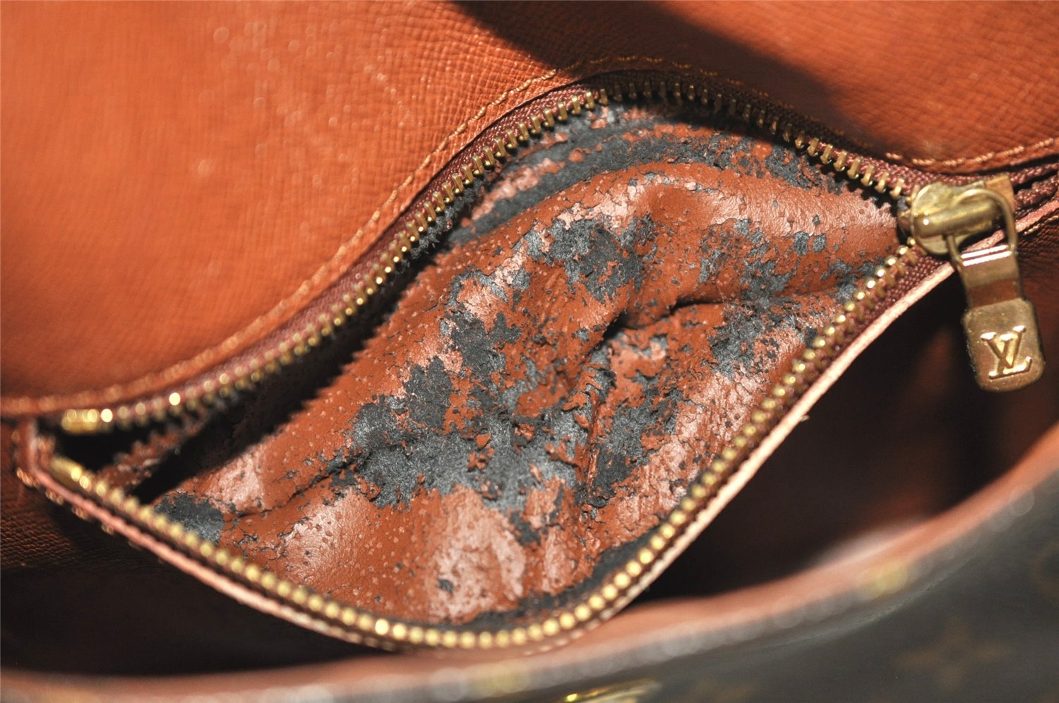 Authentic Louis Vuitton Monogram Saint Cloud MM M51243 Shoulder Bag Junk 1028J