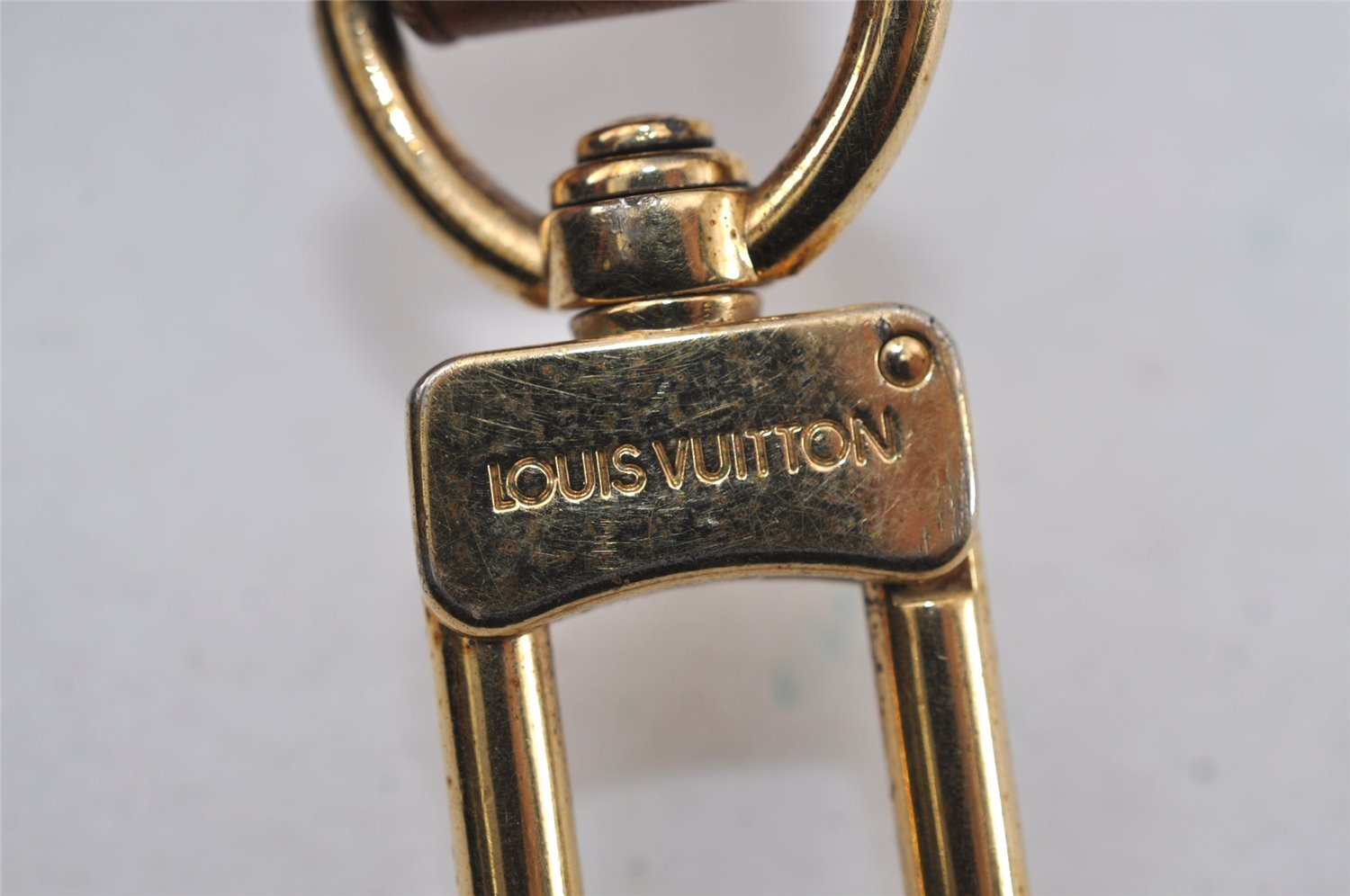 Authentic Louis Vuitton Leather Shoulder Strap Beige 39.2