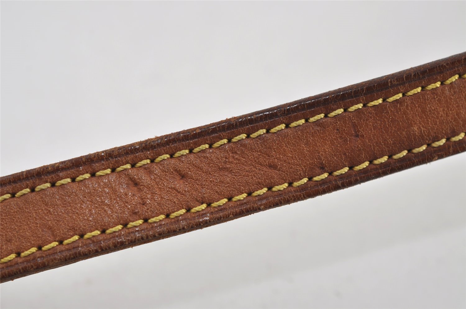 Authentic Louis Vuitton Leather Shoulder Strap Beige 39.2