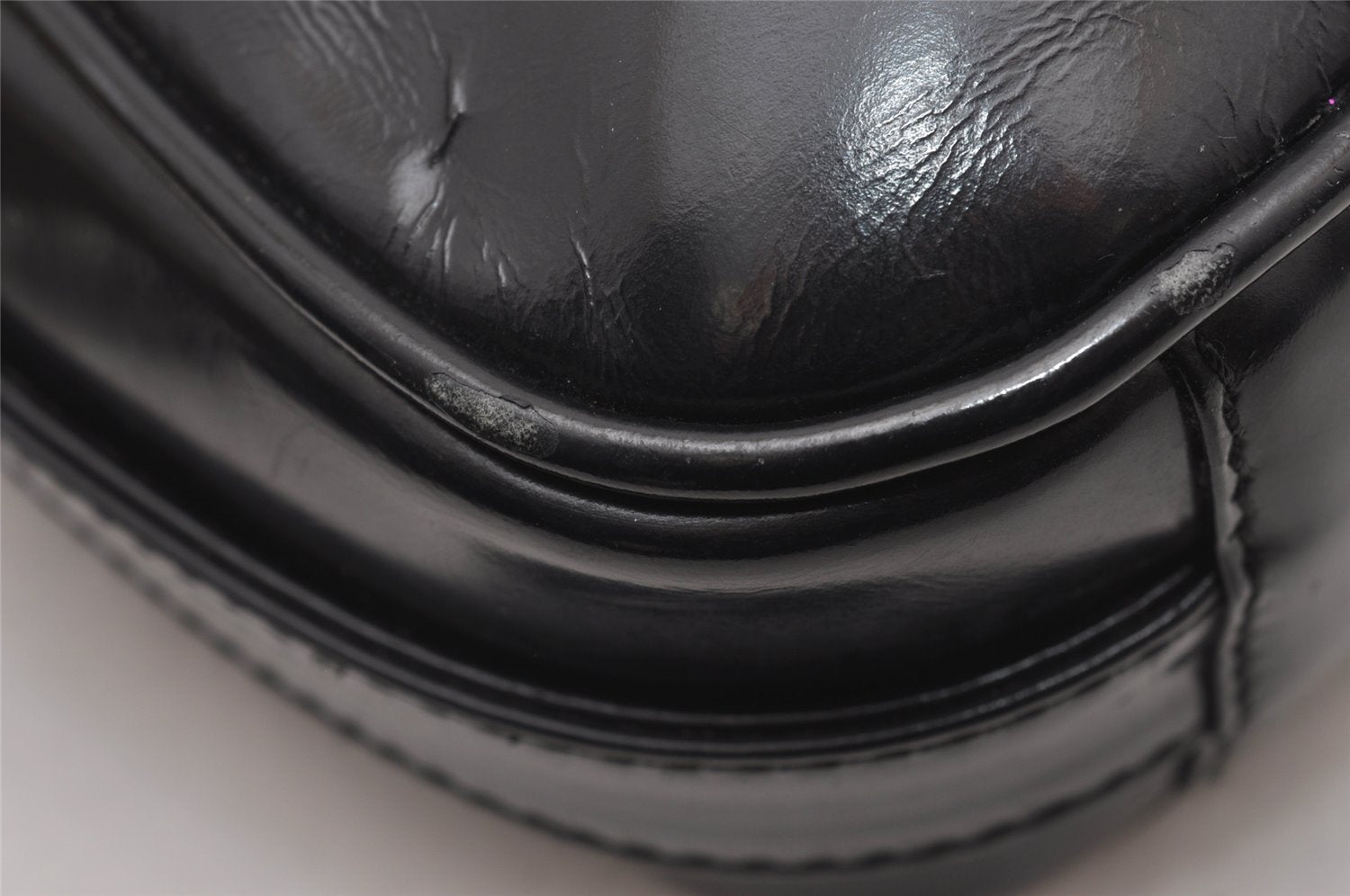 Authentic GUCCI Vintage SOHO Shoulder Cross Body Bag Purse Enamel Black 1034J