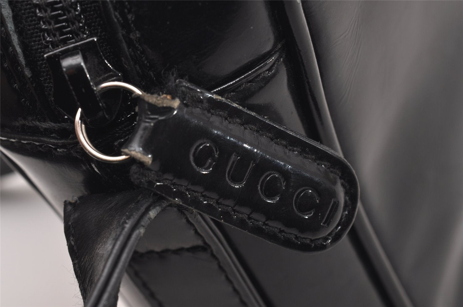 Authentic GUCCI Vintage SOHO Shoulder Cross Body Bag Purse Enamel Black 1034J