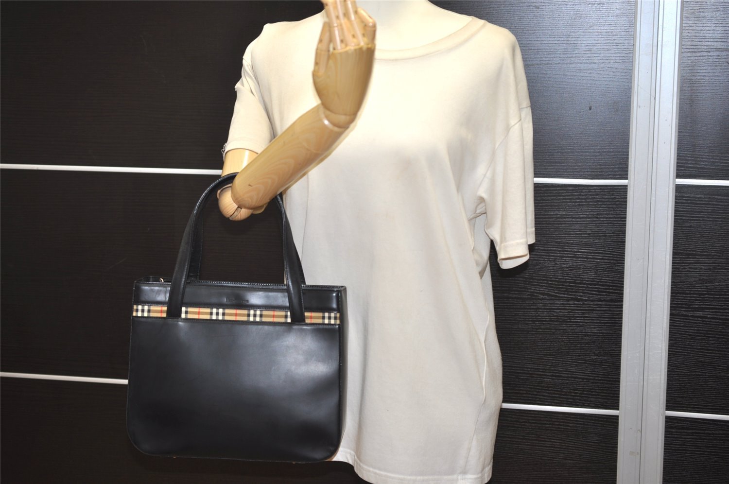 Authentic Burberrys Nova Check Shoulder Hand Bag Purse Leather Black 1035K