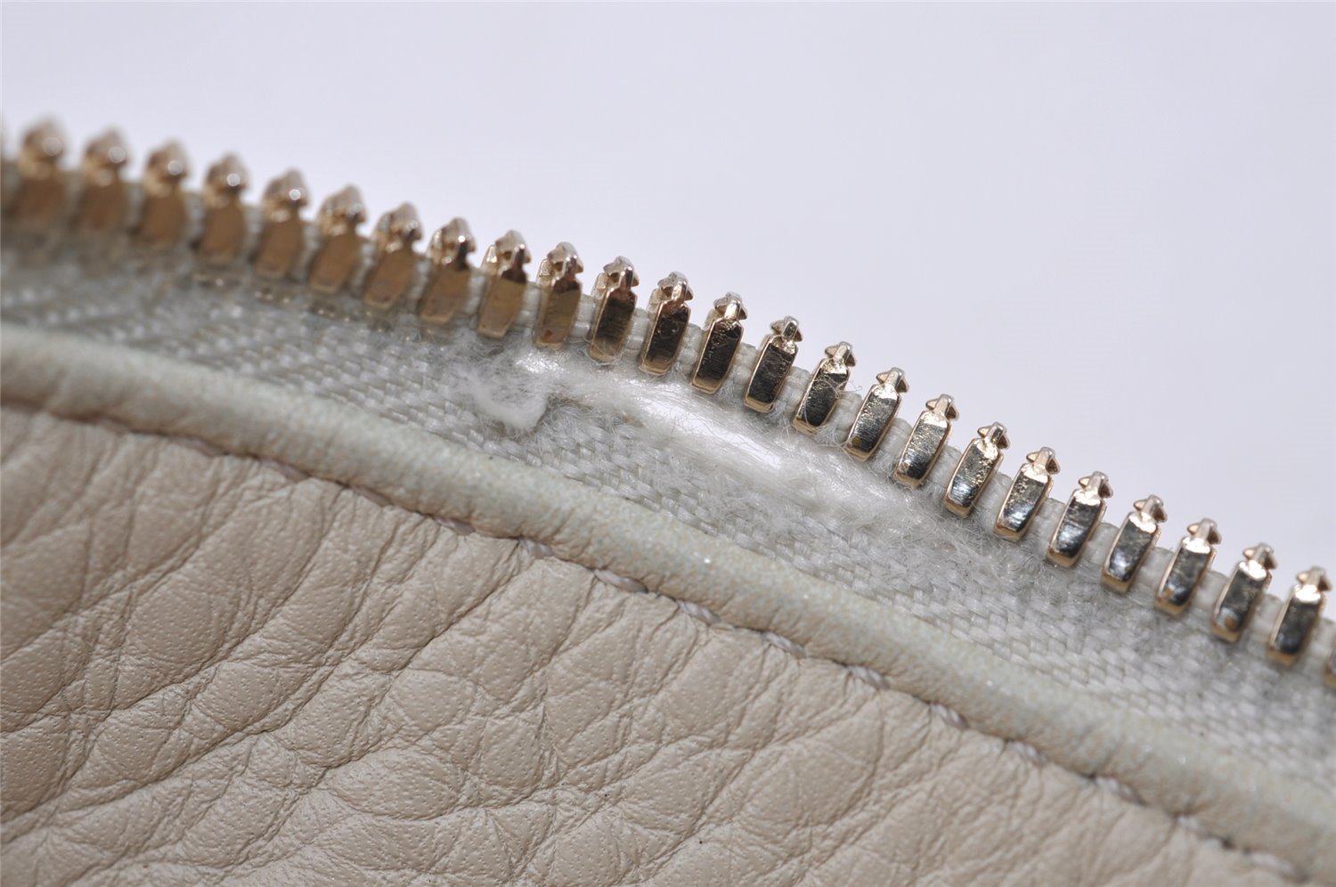 Authentic GUCCI SOHO Tassel Shoulder Cross Bag Leather 295175 White 1037J