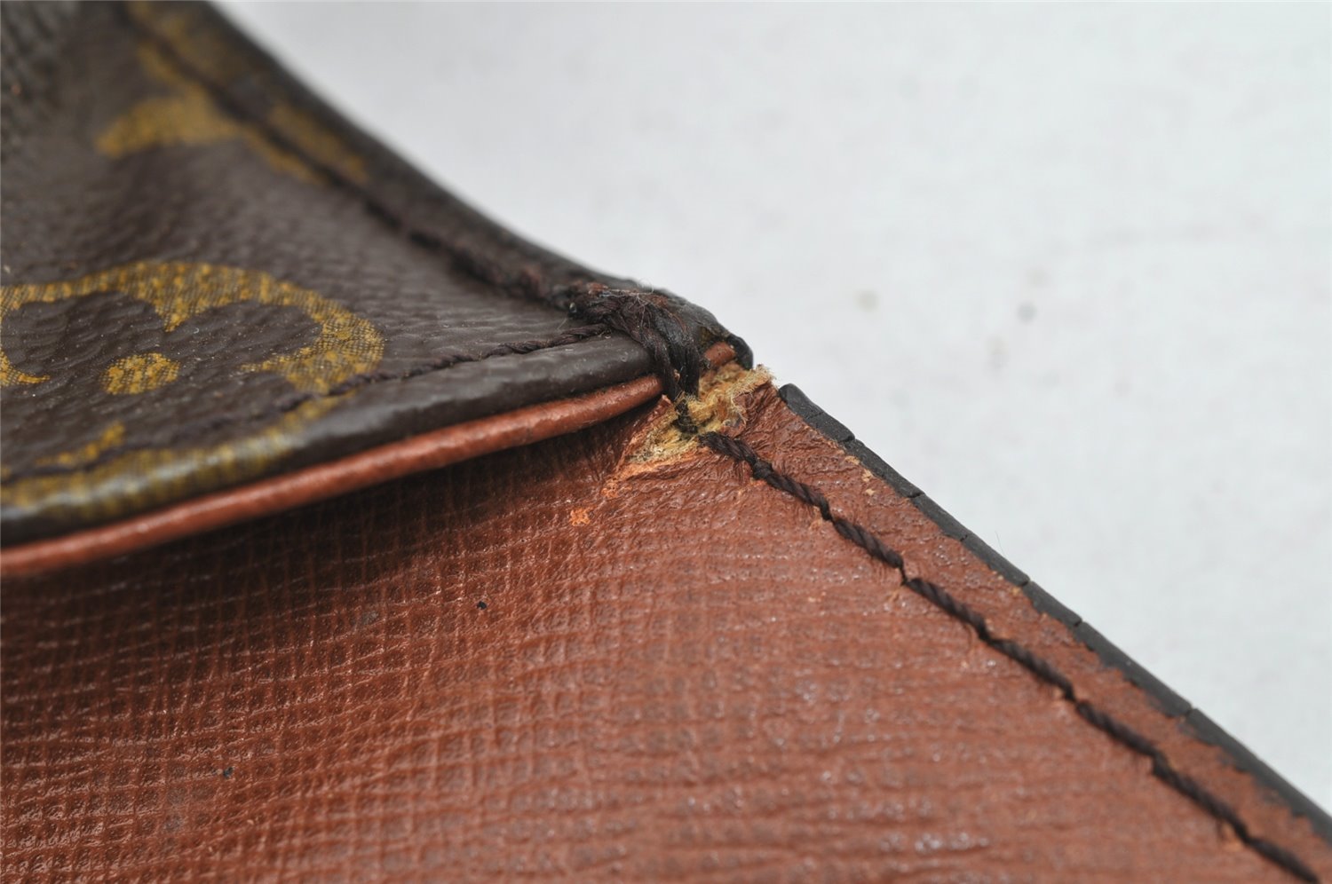 Authentic Louis Vuitton Monogram Saint Cloud MM M51243 Shoulder Cross Bag 1048I