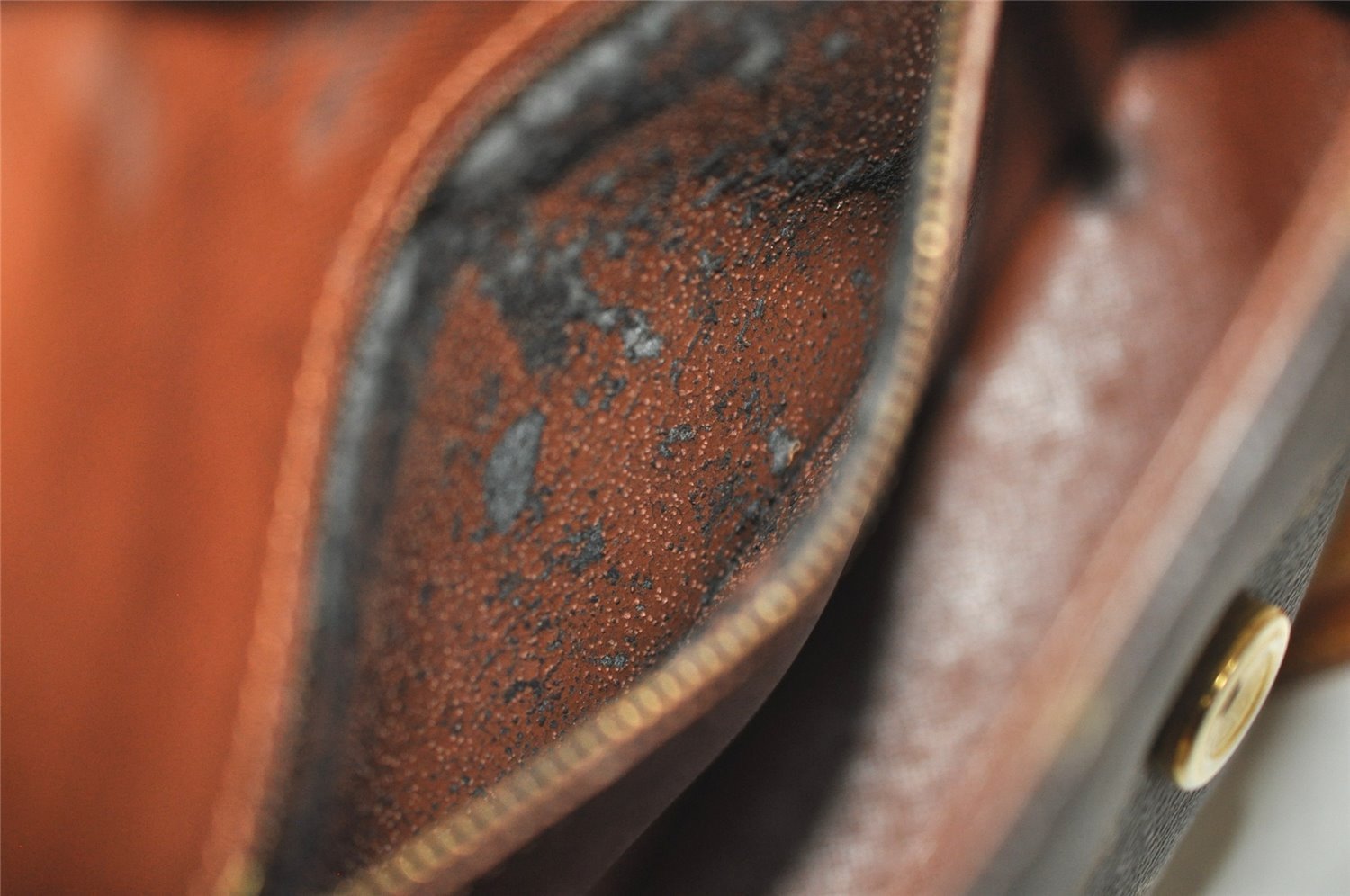 Authentic Louis Vuitton Monogram Saint Cloud MM M51243 Shoulder Cross Bag 1048I