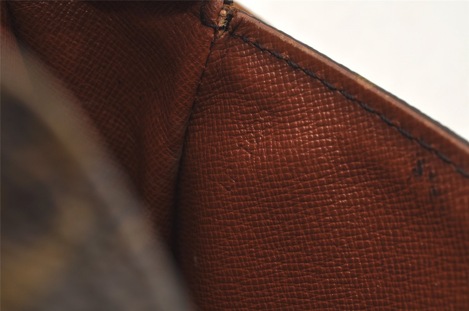 Authentic Louis Vuitton Monogram Saint Cloud MM M51243 Shoulder Cross Bag 1048I