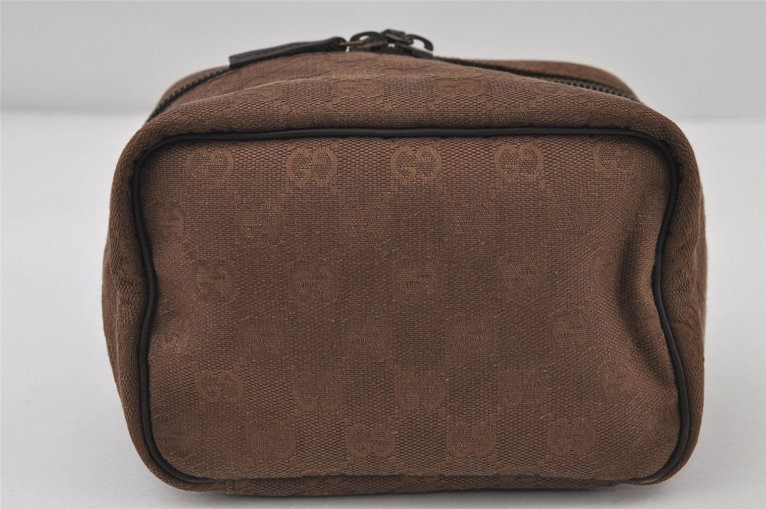 Authentic GUCCI Pouch Hand Bag Purse GG Canvas Leather 106646 Brown 1048J