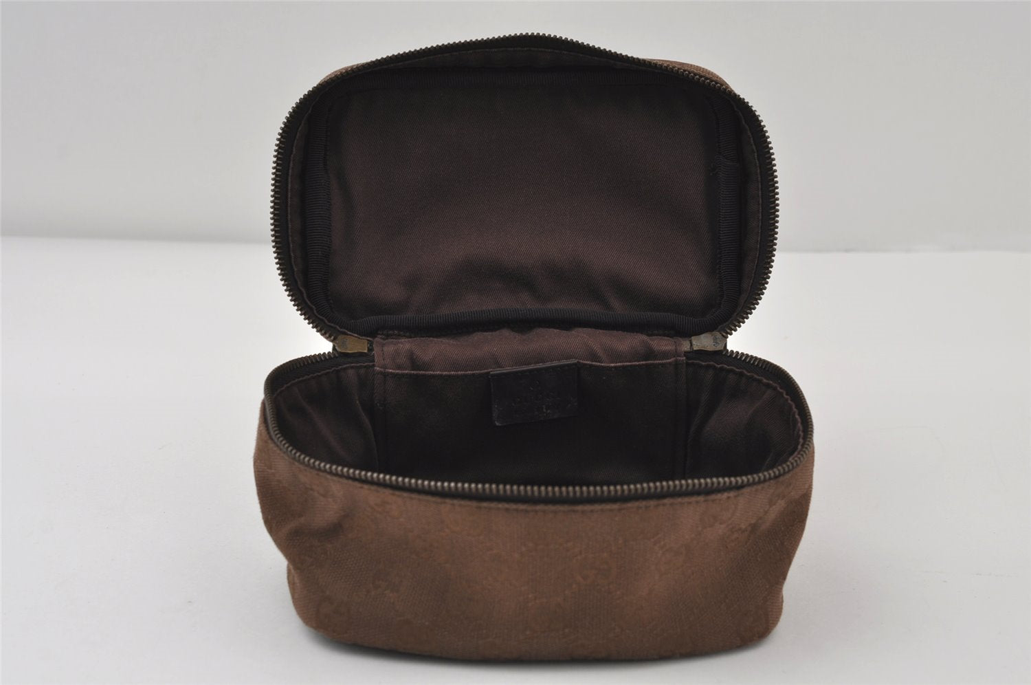 Authentic GUCCI Pouch Hand Bag Purse GG Canvas Leather 106646 Brown 1048J