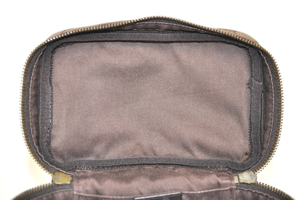 Authentic GUCCI Pouch Hand Bag Purse GG Canvas Leather 106646 Brown 1048J