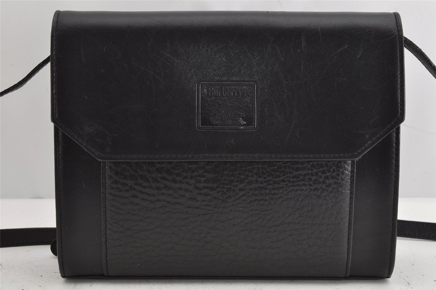 Authentic Burberrys Vintage Leather Shoulder Cross Body Bag Purse Black 1048K