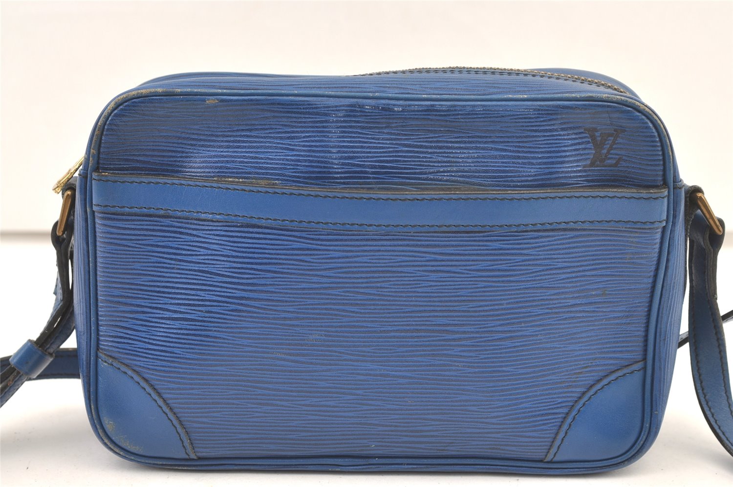 Authentic Louis Vuitton Epi Trocadero 24 Blue Shoulder Cross Bag Old Model 1063K