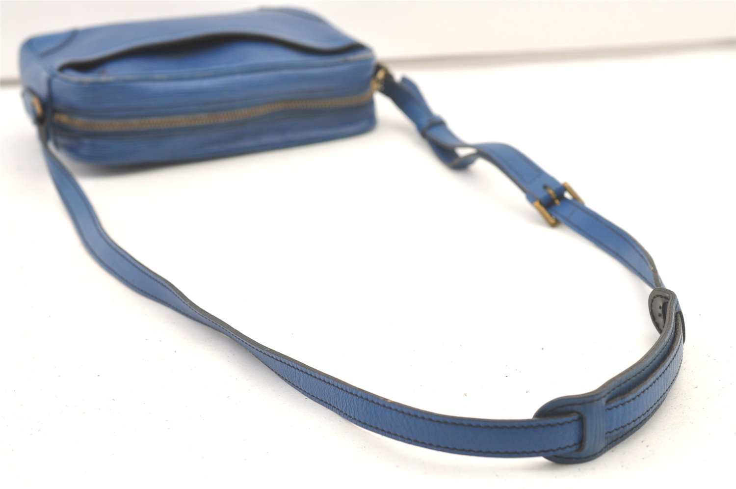 Authentic Louis Vuitton Epi Trocadero 24 Blue Shoulder Cross Bag Old Model 1063K